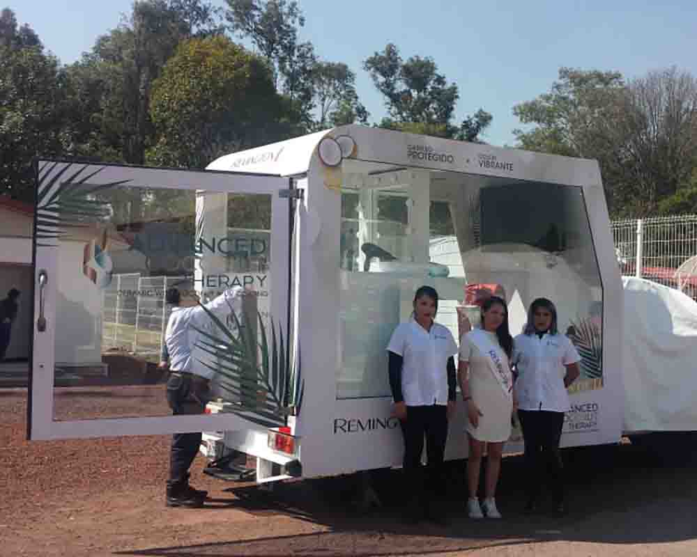 Vitrina Móvil Explo para Coconut con edecanes 1000×800 Vitrina Móvil